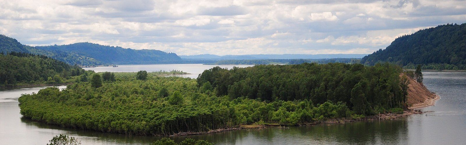 Hiking in Columbia River Gorge