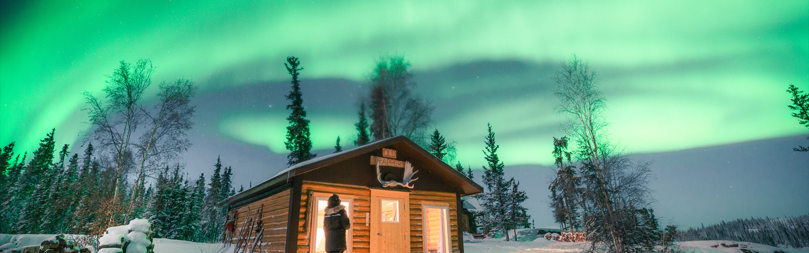 Hiking in Northwest Territories - natural landscape
