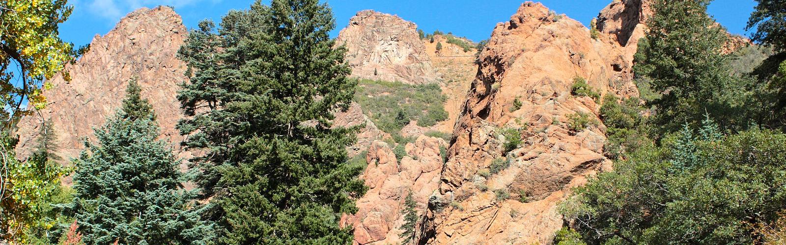 Hiking in Pikes Peak Wonders