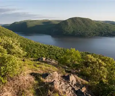 Sentier de randonnée Breakneck Ridge Trail - paysage naturel