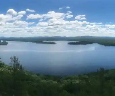 Lake Lila hiking trail - natural landscape