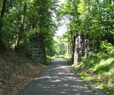 Sentier de randonnée Assabet River Rail Trail - paysage naturel