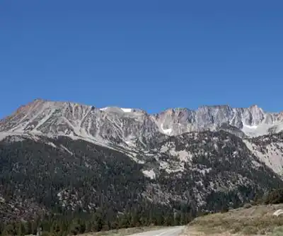 Mono Dome hiking trail - natural landscape