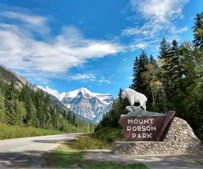 Explore Mount Robson trail