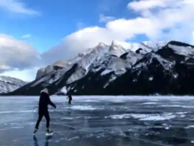 Découvrir Lake Minnewanka en Canadian Rockies