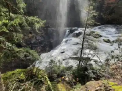 Découvrir Englishman River Falls Provincial Park en Île de Vancouver
