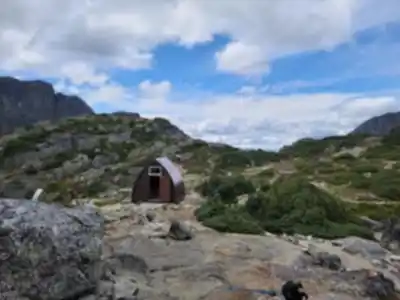 Wedgemount Lake scenery - hiking