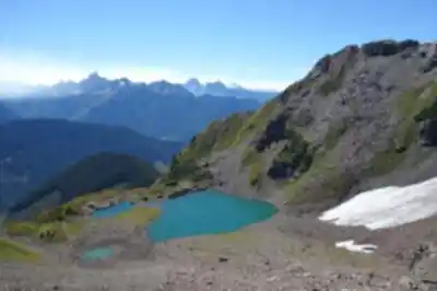 Hiking view of Williamson Lake