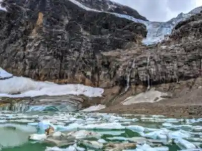Hiking view of Mount Edith Cavell