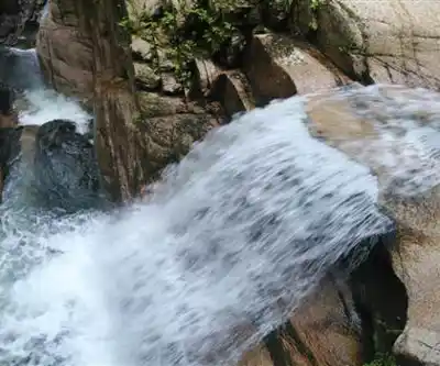 Sentier de randonnée Sabbaday Falls - paysage naturel