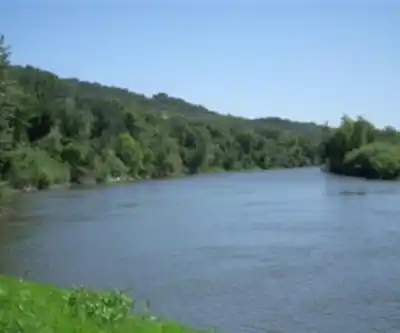 Minnesota River Mankato to Fort Snelling hiking trail - natural landscape