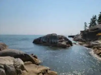 Hiking view of Lighthouse Park