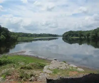 Lake Lenape hiking trail - natural landscape