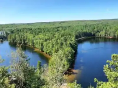 Vue en randonnée de Bon Echo Provincial Park
