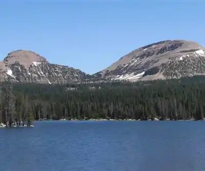 Trial Lake hiking trail - natural landscape