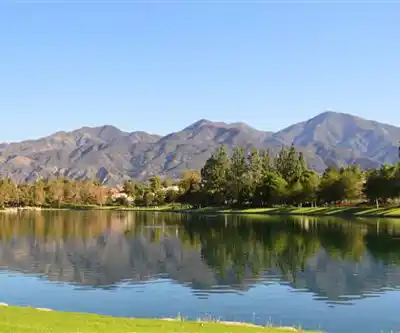 Santa Margarita Lake hiking trail - natural landscape