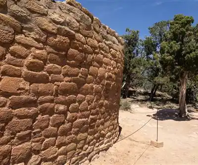 Temple Mesa hiking trail - natural landscape