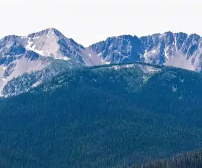 Frosty Mountain hiking trail - natural landscape