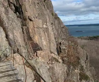 Sentier de randonnée Precipice Trail - paysage naturel