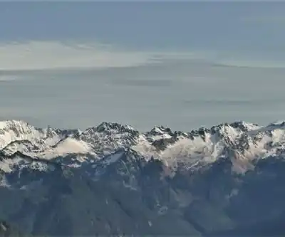 Glacier Peak hiking trail - natural landscape
