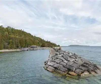 Sentier de randonnée Head of Trails, Flowerpot Island - paysage naturel