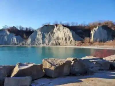 Scarborough Bluffs Trail hiking trail - natural landscape