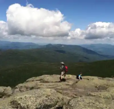Sentier de randonnée Mount Marcy, New York - paysage naturel