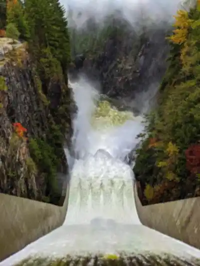 Hiking view of Cleveland Dam