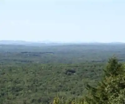 Sentier de randonnée Mount Agamenticus, Maine - paysage naturel