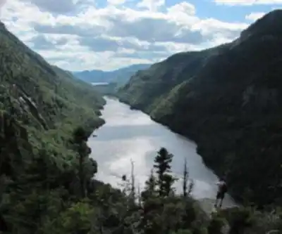 Dial Mountain, New York hiking trail - natural landscape