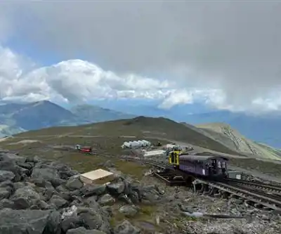 Explore Mount Washington trail