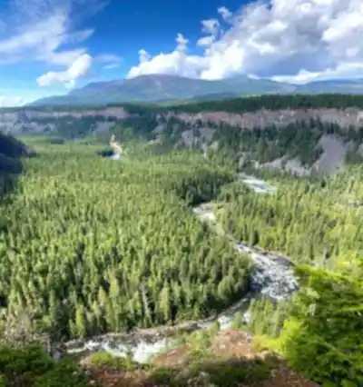 Découvrir Helmcken Falls en Côte Cariboo Chilcotin