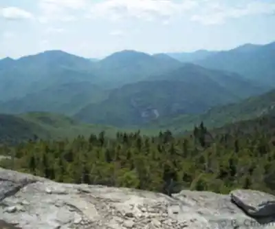 Vue en randonnée de Giant Mountain, New York