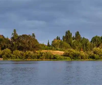 Playfair Park hiking trail - natural landscape