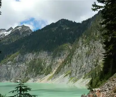 Blanca Lake hiking trail - natural landscape