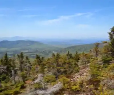Sentier de randonnée Baker Mountain, Maine - paysage naturel