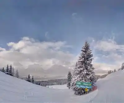 Sentier de randonnée Lake Louise Ski Resort - paysage naturel