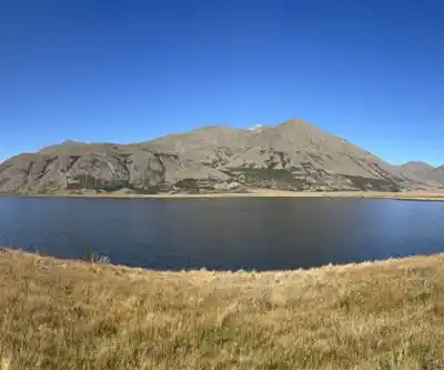 Emma Lake hiking trail - natural landscape