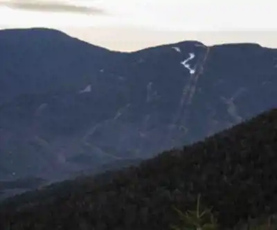Hiking view of Wildcat Mountain, New Hampshire