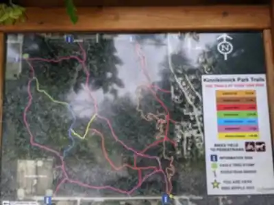 Kinnikinnick Park hike - nature and outdoors