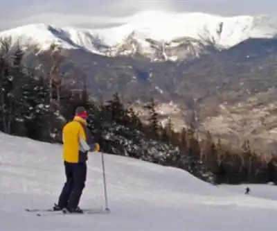 Vue en randonnée de Wildcat “B”, New Hampshire