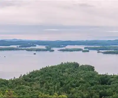 West Rattlesnake Mountain hiking trail - natural landscape