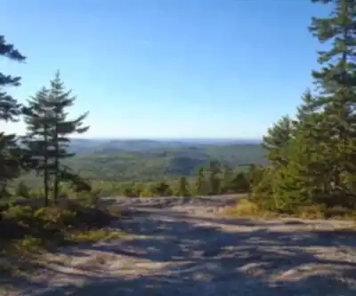 Vue en randonnée de Bald Mountain, Maine