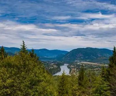 Dove Hill hiking trail - natural landscape