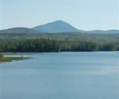 Sentier de randonnée Mount Blue, Maine - paysage naturel