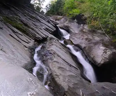 Hamilton Falls hiking trail - natural landscape