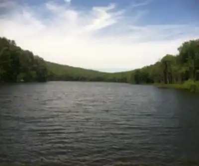 Lost Pond Peak, New York hiking trail - natural landscape