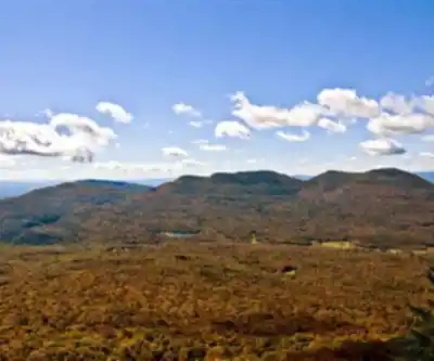 Sentier de randonnée Plateau Mountain, New York - paysage naturel