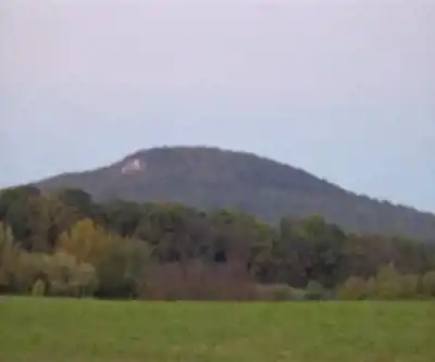 Sugarloaf Mountain, New York hiking trail - natural landscape