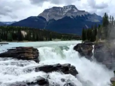 Athabasca Falls hiking trail - natural landscape